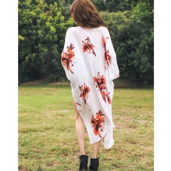 Floral Print Kimono - Picture 2 of 7
